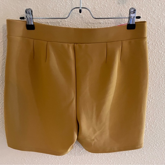 Woman’s comfort mustard Maze Scuba Shorts - Picture 3 of 3